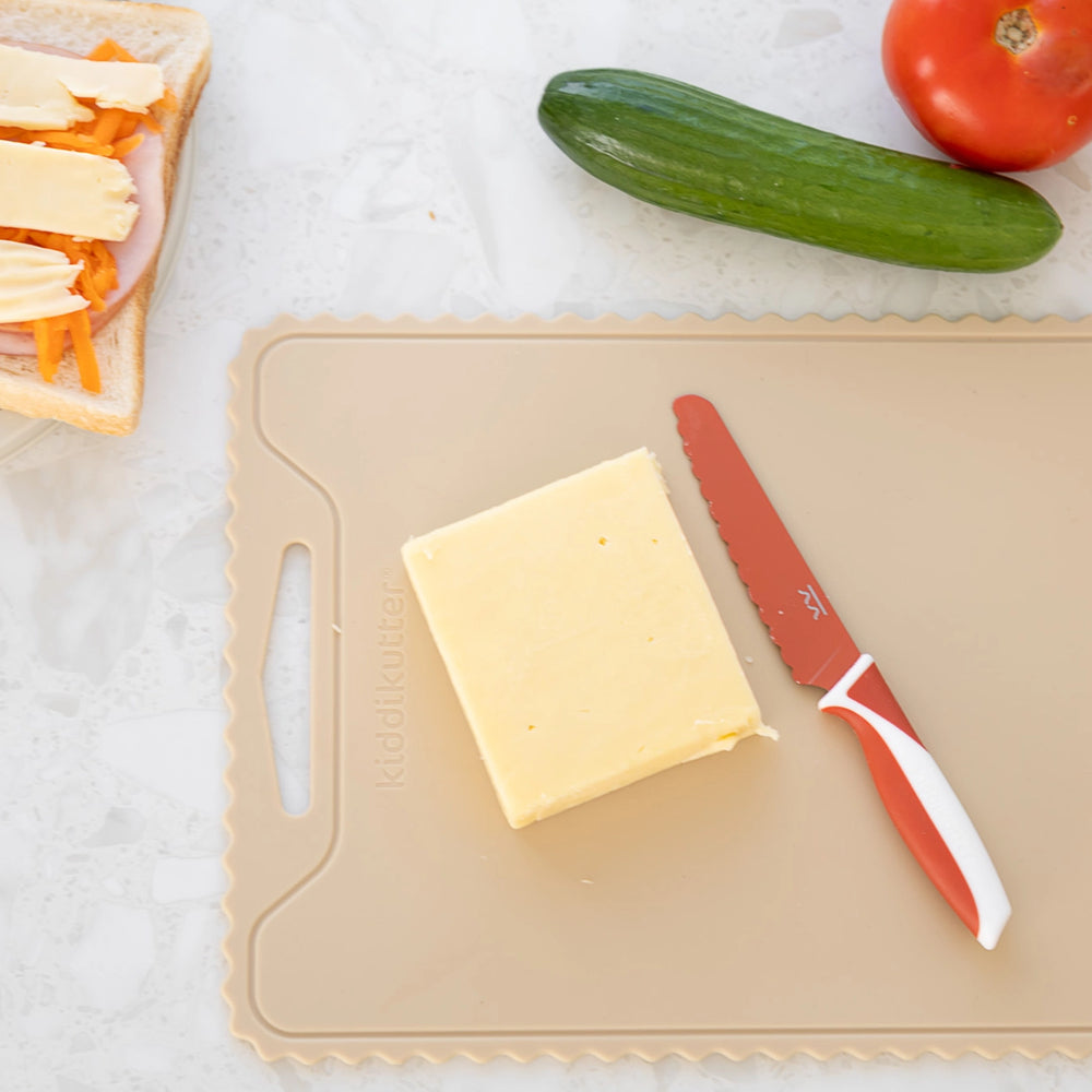 Crinkly Silicon Cutting Board Latte