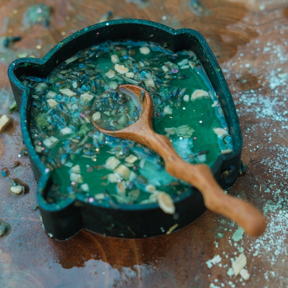 Eco Mould | Cauldron