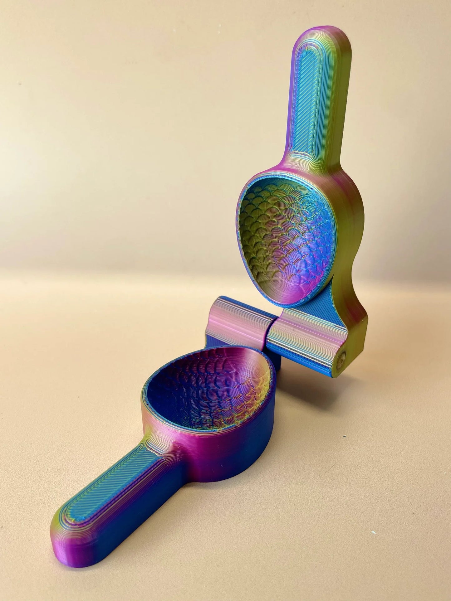 Eco Egg Press Metallic Rainbow Dragon Scales