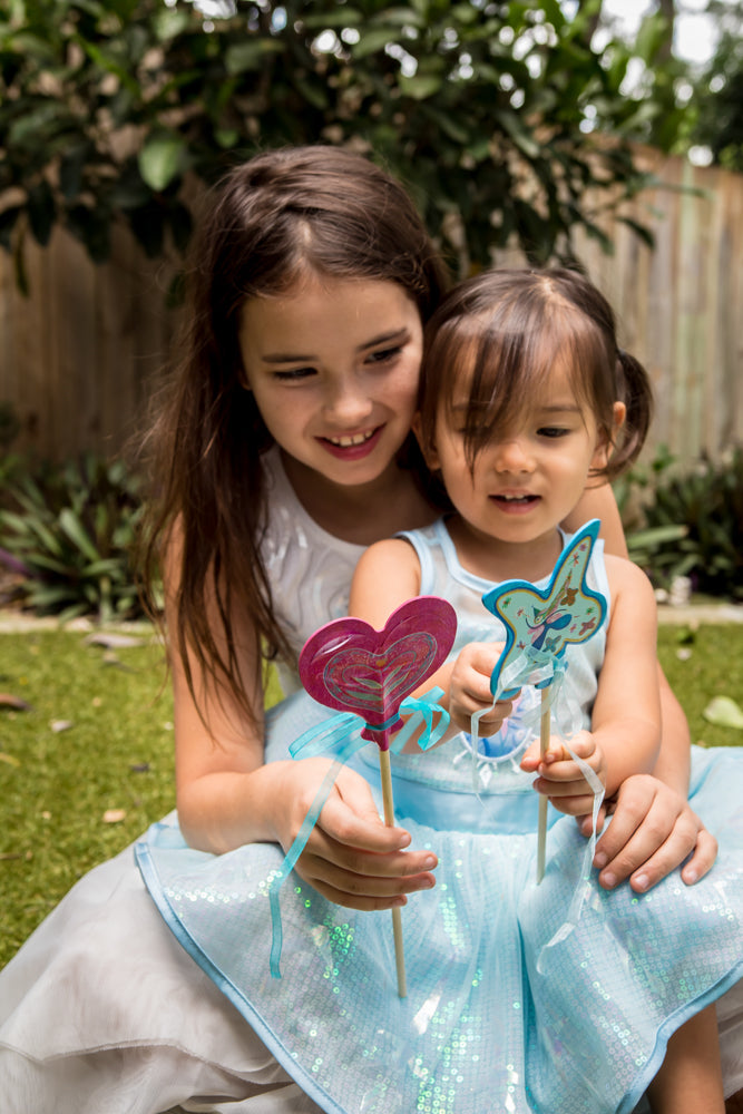 
                      
                        DIY Little Fairy Wands
                      
                    