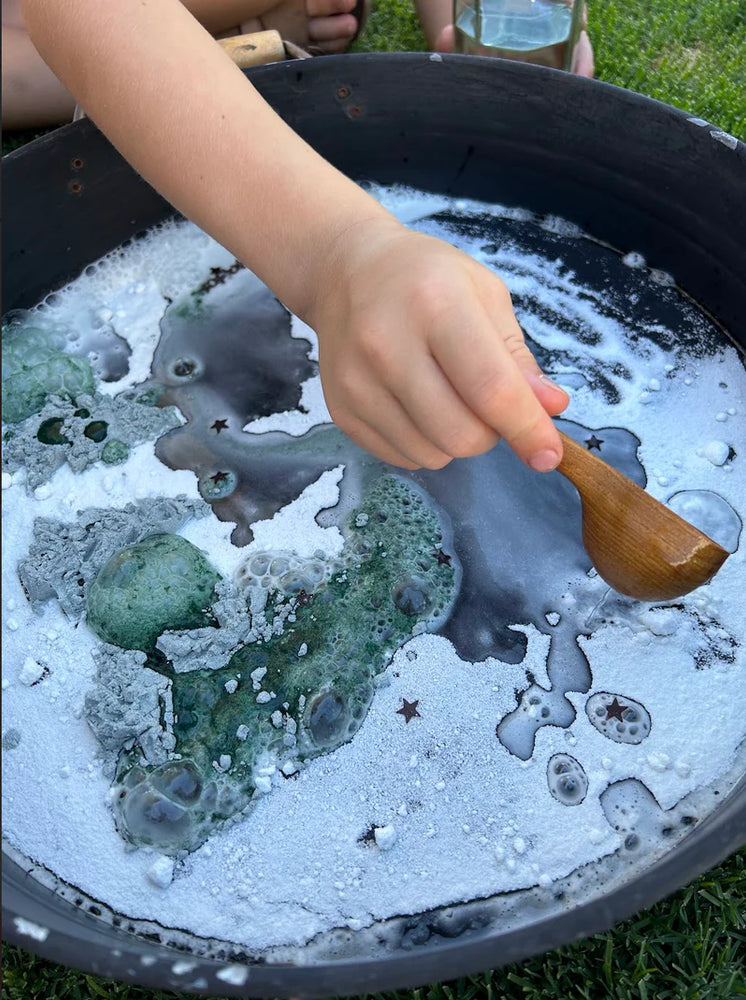 
                      
                        Eco Fizz & Paint Kit
                      
                    