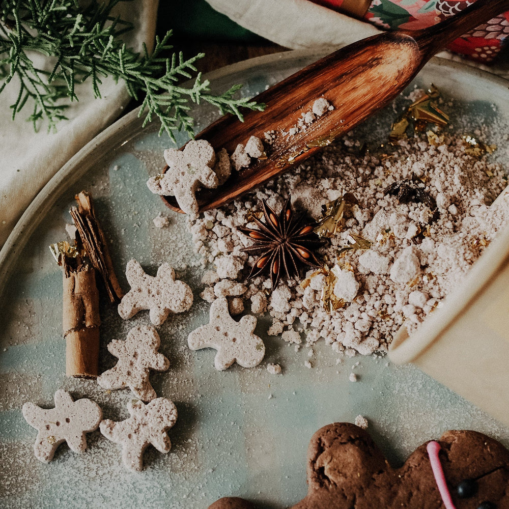 
                      
                        Ginger Fizzmas Folk Crumble Cup
                      
                    