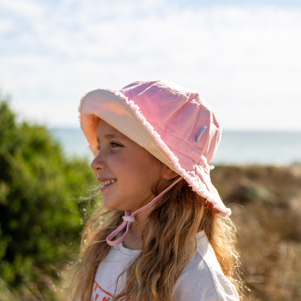 Frayed Bucket Hat | Strawberry