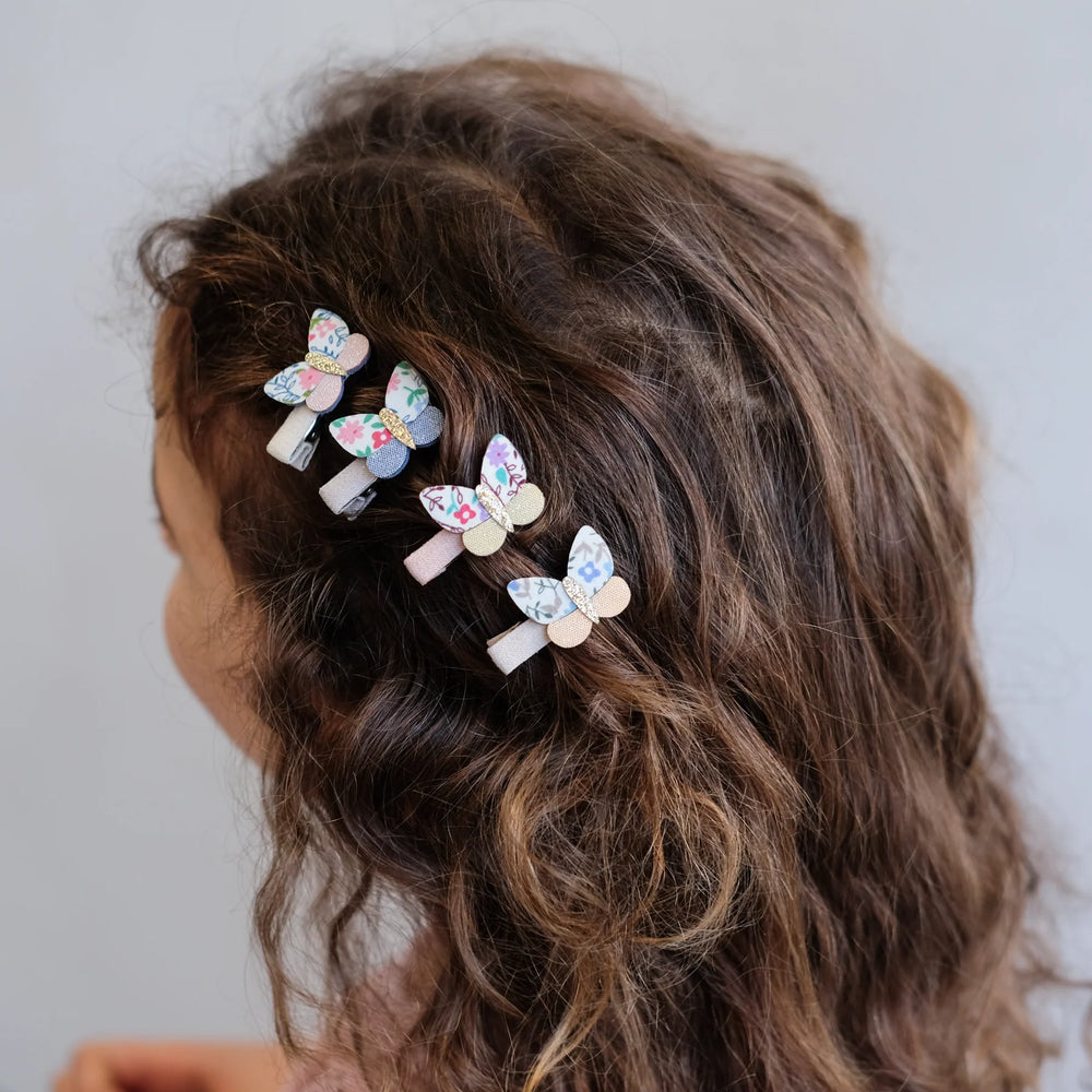 
                      
                        Betty Mini Clips
                      
                    