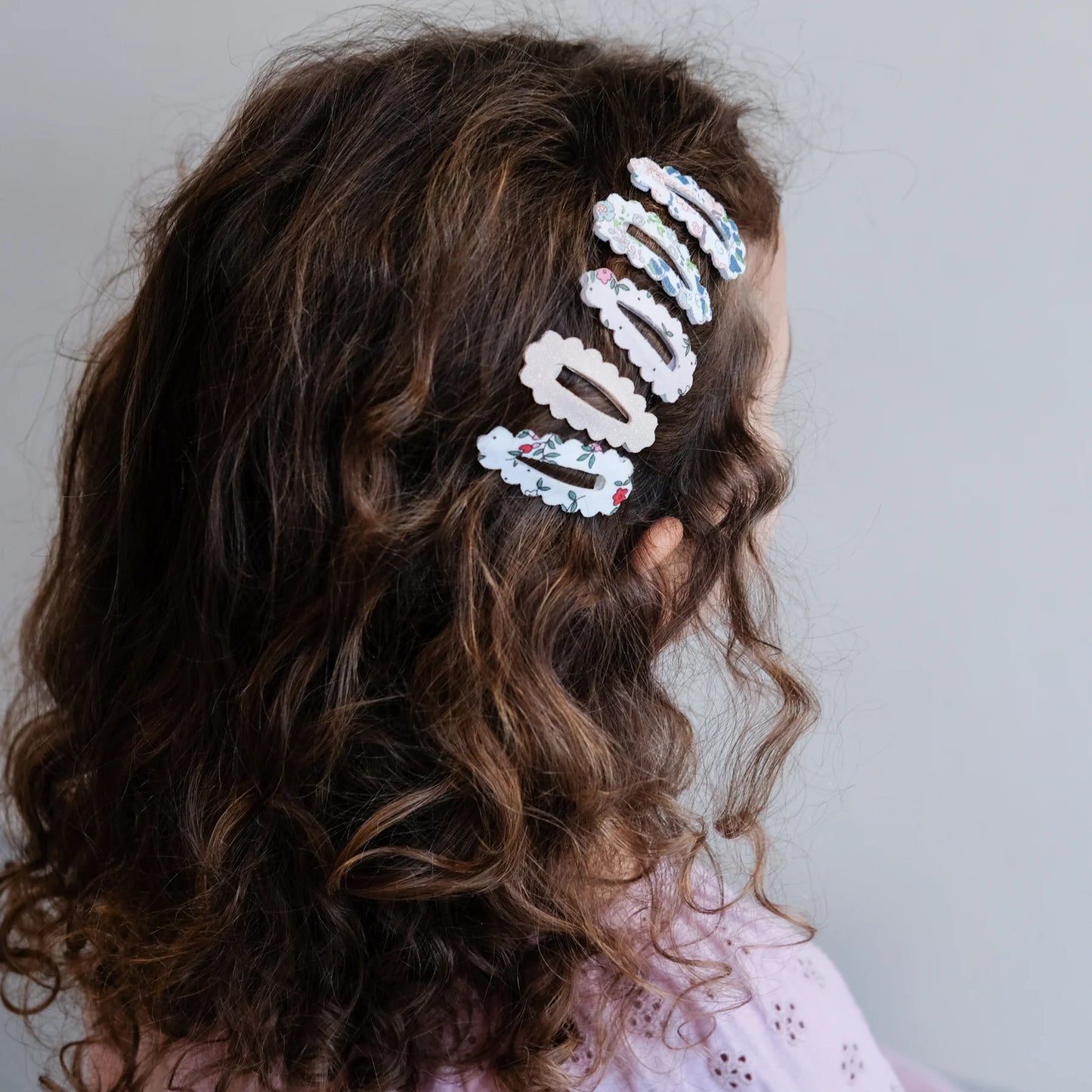 Scalloped Floral Clic Clacs
