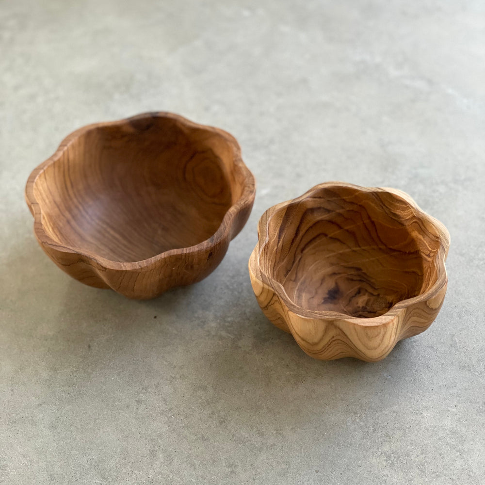 
                      
                        Daisy Bowl | Assorted Sizes
                      
                    