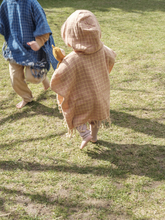 Grid Poncho | Old Rose